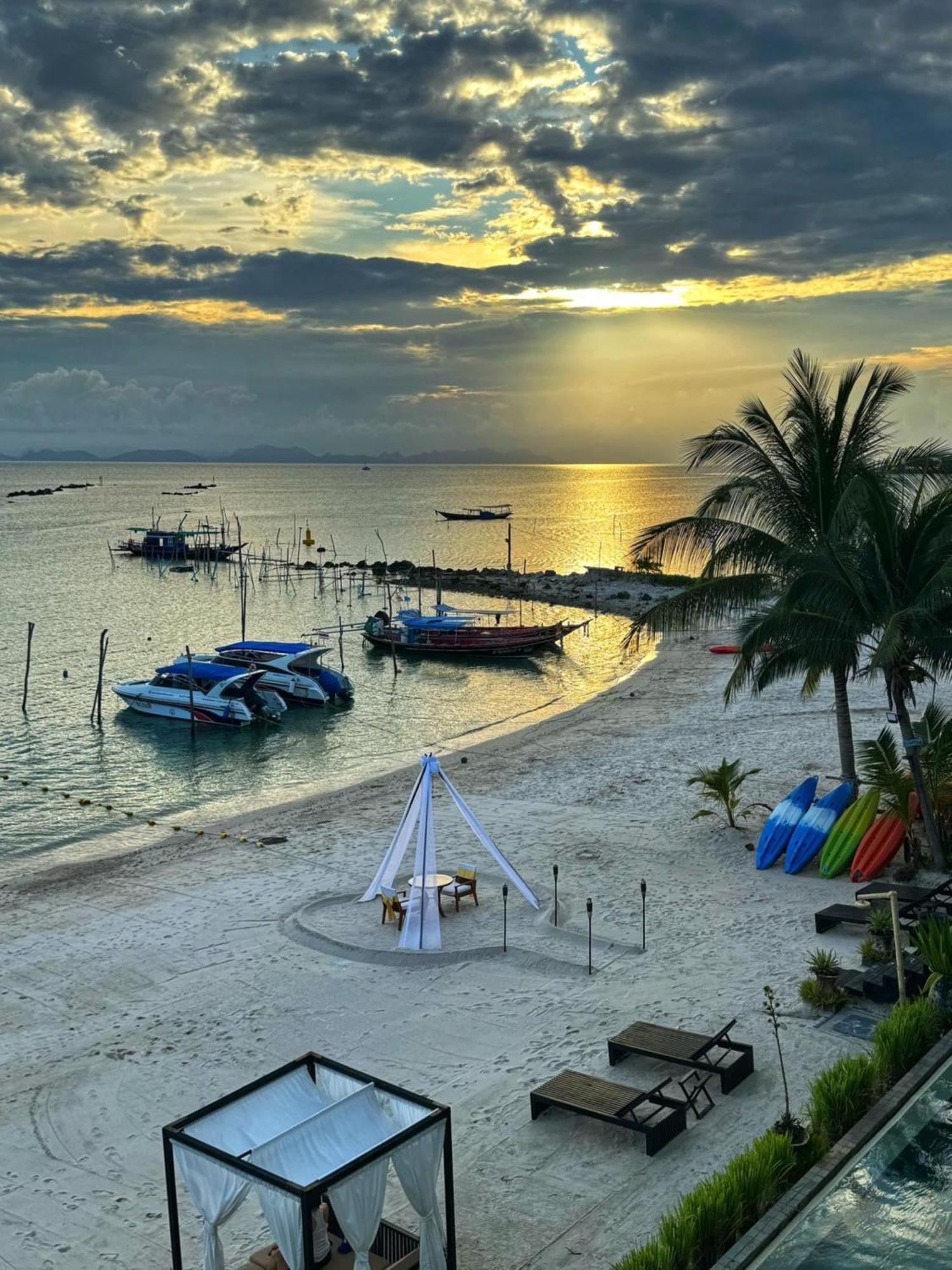 The Beach Samui Taling Ngam Beach Dış mekan fotoğraf